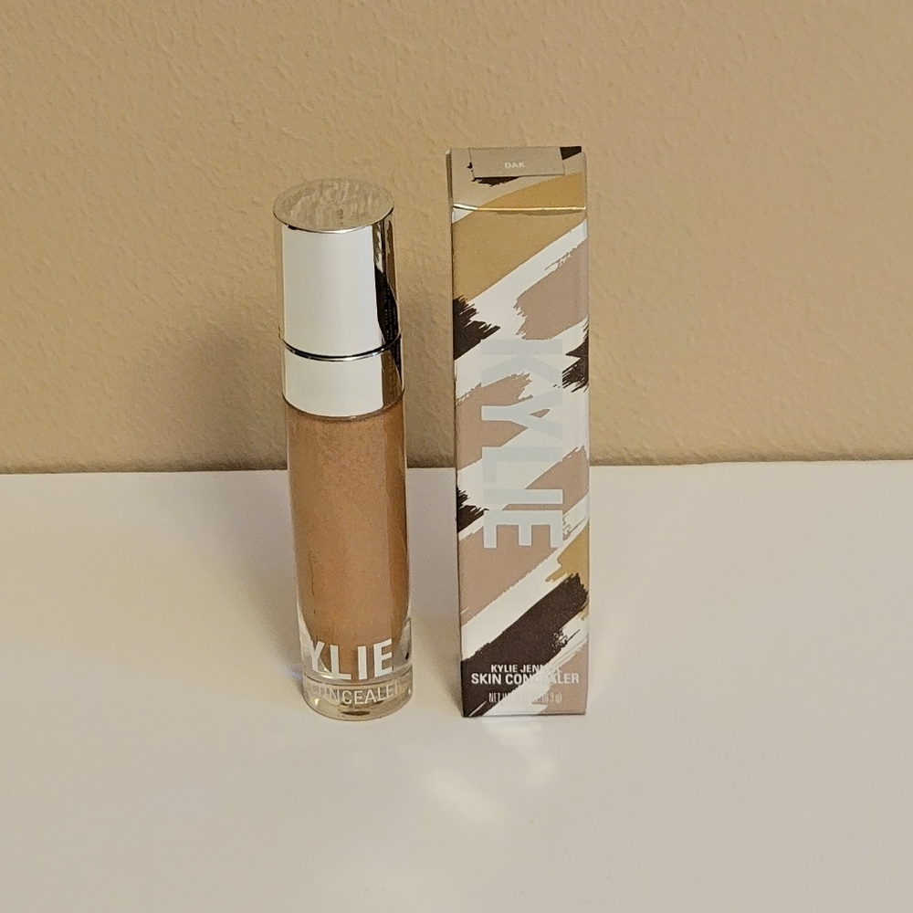 Kylie Jenner "Oak" Skin Concealer - NIB
